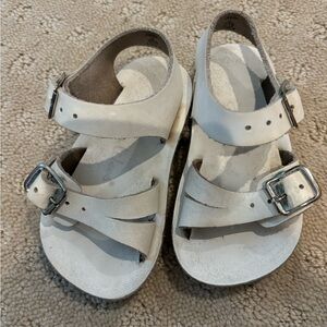 Sea wees white sandals